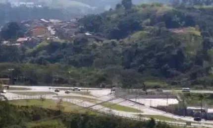 Casa à venda no condomínio colina verde em cajamar- a/c 248 m², 4 dormitórios (2 suítes), 3 vagas localização privilegiada e estratégica com fácil acesso à rodovia anhanguera. estuda permuta por casa 