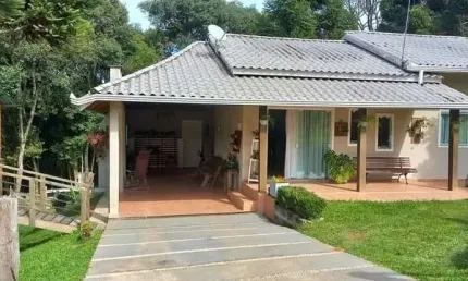 Chácara em condomínio particular na Estrada da Sereia