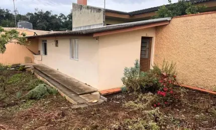 Casa de Esquina com Terreno Urbano e Vista para o Parque!