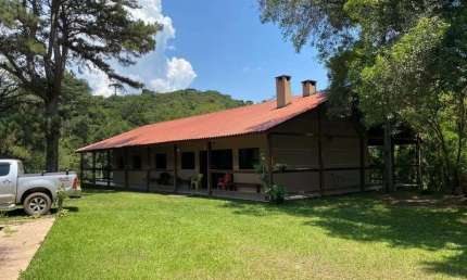 Belíssima Chácara à Venda em Três Córregos – Campo Largo/PR