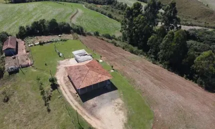 Chácara Formada com Casa e uma Incrível Vista Panorâmica!