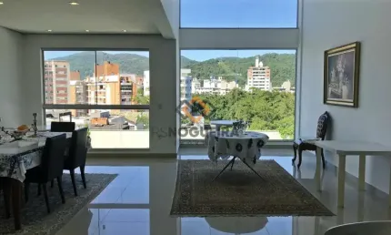 Casa Alto Padrão em Córrego Grande, Florianópolis/SC