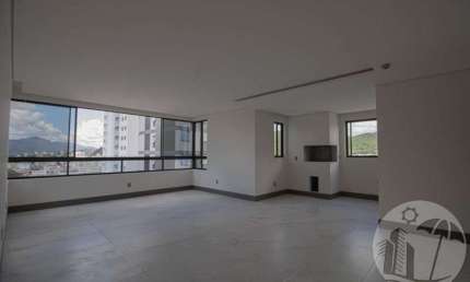 Apartamento com 3 Suítes e 2 Vagas alto padrão na 2a quadra