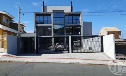 Sobrado Duplex na Praia dos Amores: Conforto e Sofisticação!