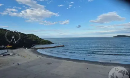 Vista deslumbrante da orla de BC  Cobertura 2 aps Integrados