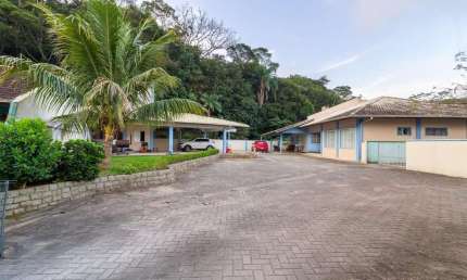 Casa com 5 quartos à venda no Centro, Penha 