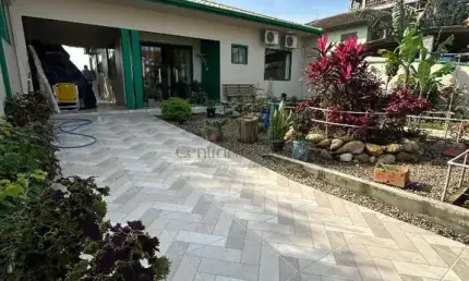 Casa com 3 quartos à venda no Armação, Penha  por R$ 1.275.000