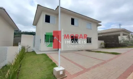 Casa em condomínio fechado com 3 quartos para alugar na estrada municipal fazenda santana, 850, joão xxiii, vinhedo, 97 m2 por r$ 5.400