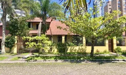 Casa para Venda em Torres, Praia Grande, 3 dormitórios, 1 suíte, 2 banheiros, 3 vagas