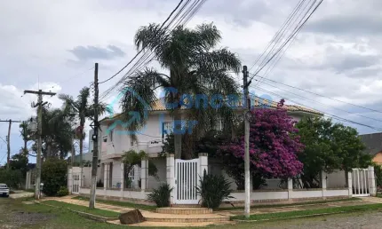 Casa para Venda em Torres, Praia da Cal, 4 dormitórios, 2 suítes, 4 banheiros, 2 vagas