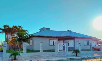 Casa para Venda em Torres, Stan, 3 dormitórios, 1 suíte, 2 banheiros, 1 vaga