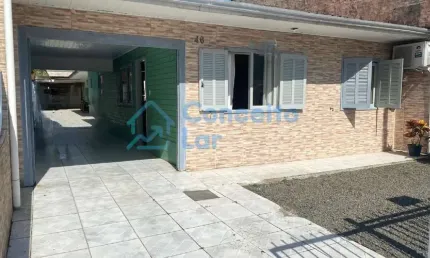Casa para Venda em Torres, Centro, 7 dormitórios, 1 suíte, 4 banheiros, 3 vagas
