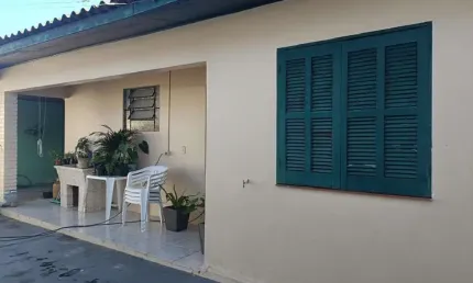 Casa para Venda em Torres, Centro, 5 dormitórios, 2 suítes, 4 banheiros, 2 vagas