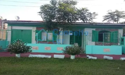 Casa para Venda em Torres, Predial, 3 dormitórios, 2 suítes, 4 banheiros, 1 vaga
