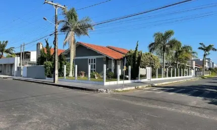 Casa para Venda em Passo de Torres, Passo de Torres, 4 dormitórios, 2 suítes, 4 banheiros, 2 vagas