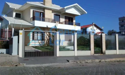 Casa para Venda em Torres, Praia da Cal, 4 dormitórios, 2 suítes, 3 banheiros, 3 vagas
