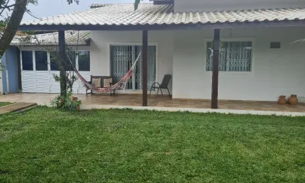 Linda casa Averbada, na praia de Bal. Barra do sul  SC