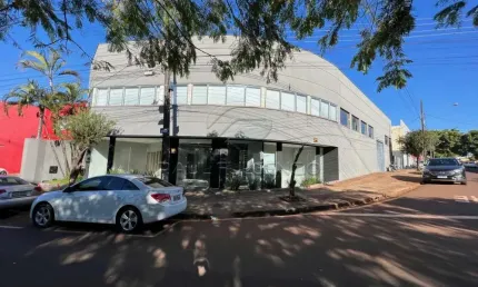 Imovel comercial de esquina, Av Gabriel Freceiro de Miranda em Cambe