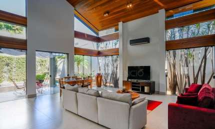 Casa/ Sobrado no Sun Lake com 4 dormitorios sendo 3 suites..