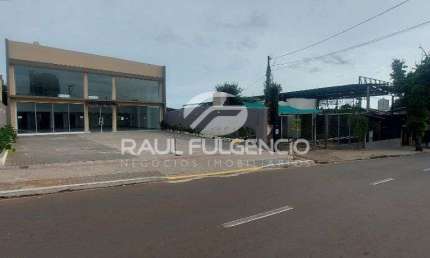 Loja comercial no Centro de Londrina com 7 vagas de garagem!