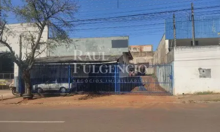 Excelente Terreno   a venda no bairro Coliseu em Londrina, com um Barracao.