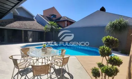 Casa com 4 quartos à venda na Rua João Gilberto Santos, 560, Tucano, Londrina