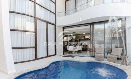 CASA NO CONDOMINIO FECHADO MORADA DAS FLORES COM 3 QUARTOS, PISCINA, ENERGIA FOTOVOLTAICA.