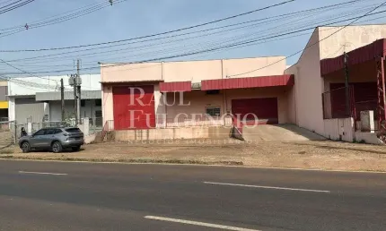 Barracao para alugar na Avenida Dez de Dezembro - 900 m2 com Doca 4 banheiros, escritorio