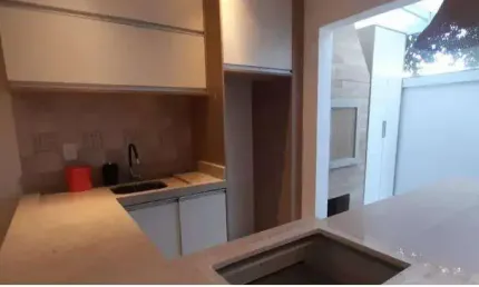 Ótimo aptº 2 dorm. móveis planejados campeche r$ 550 mil