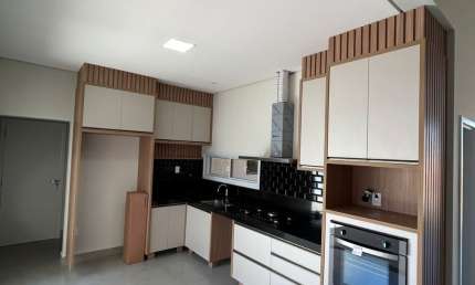 Casa térrea a venda no Condomínio Jd. Laguna em Indaiatuba SP