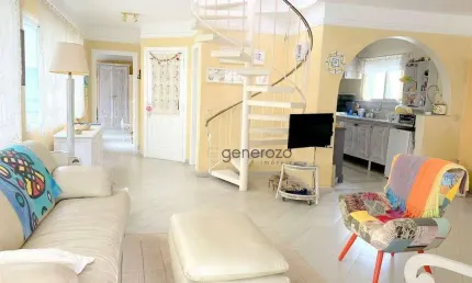 Cobertura duplex, praia de Pitangueiras, 03 suítes, 03 vagas