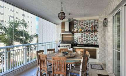 Apartamento a venda na praia das Astúrias, 03 dormitórios, sacada gourmet, lazer completo no condomínio
