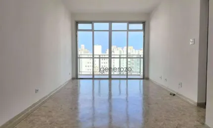 Apartamento para venda na praia de Pitangueiras, 03 dormitórios, 02 vagas de garagem e lazer no prédio