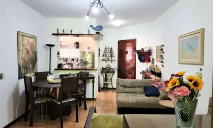 Apartamento para venda na praia da Enseada, 01 dormitório, 01 vaga de garagem