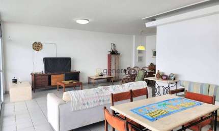 Apartamento para venda na praia de Pitangueiras, frente ao mar, 03 dormitórios, com sacada e 01 vaga de garagem