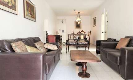 Apartamento para venda na praia de Pitangueiras, na quadra da praia, 02 dormitórios, com sacada e 01 vaga de garagem