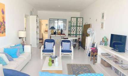 Apartamento de frente a praia de Pitangueiras, 03 dormitórios, 01 vaga
