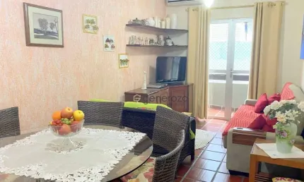 Apartamento na praia da Enseada, 02 dormitórios, 01 vaga