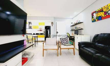 Apartamento a venda na praia das Pitangueiras, 02 dormitórios, sacada gourmet, 02 vagas de garagem e lazer no prédio