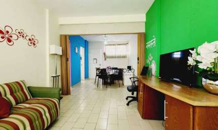 Apartamento a venda na praia das Pitangueiras, 01 dormitorio a uma quadra da praia.