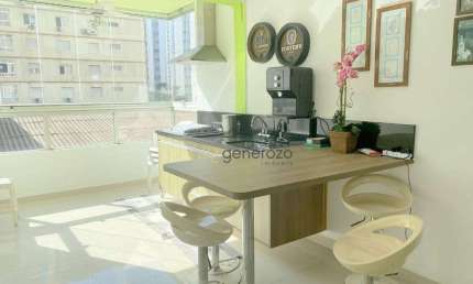 Apartamento na praia das Pitangueiras, 03 dormitórios, 01 vaga, próximo à praia