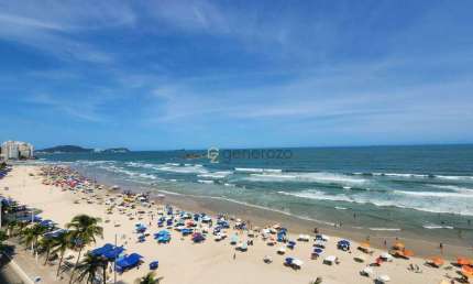 Apartamento a venda na praia das Pitangueiras, frente ao mar, 03 dormitórios, sacada e 01 vaga de garagem