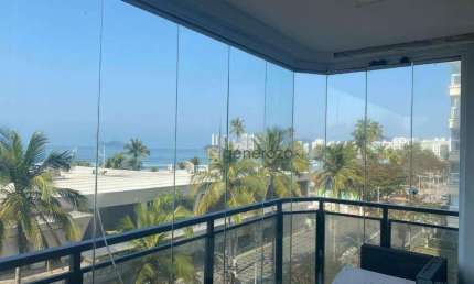 Apartamento frente à praia das Pitangueiras, 03 suítes, 02 vagas, lazer