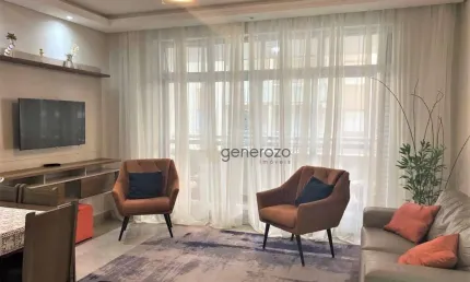 Apartamento a venda na praia das pitangueiras, na quadra da praia, 02 dormitórios, sacada e vista para o mar
