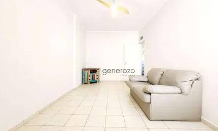 Apartamento a venda na praia das Pitangueiras, 01 dormitório, a 01 quadra da praia