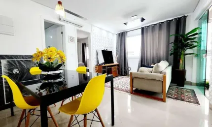 Apartamento na praia das Pitangueiras, varanda gourmet, 01 suíte, 02 vagas