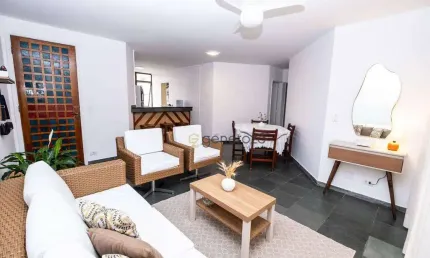 Apartamento a venda na praia da Enseada, 04 dormitórios, com sacada, e 01 vaga de garagem