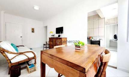 Apartamento a venda na praia das Pitangueiras, 01 dormitório, a 02 quadras da praia