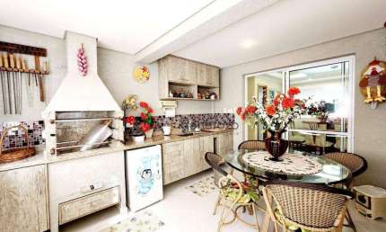 Apartamento a venda na praia das Astúrias, varanda gourmet, 03 dormitórios, com 02 vagas e lazer
