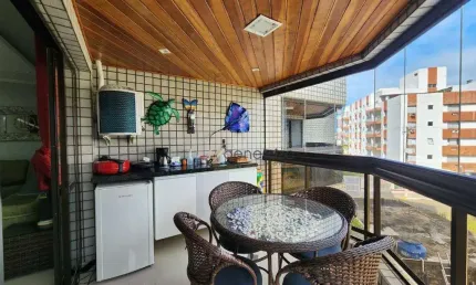 Apartamento a venda na praia da Enseada, 03 domritórios, 01 vaga de garagem e lazer no prédio